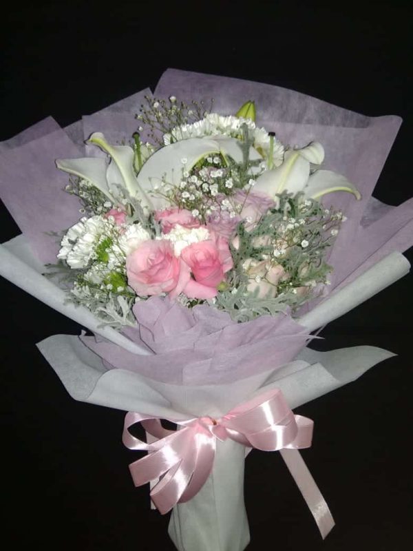 Hand Bucket Surabaya - Sweet Romance Bouquet