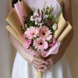 Anniversary Gift - Stunning Statement Bouquet