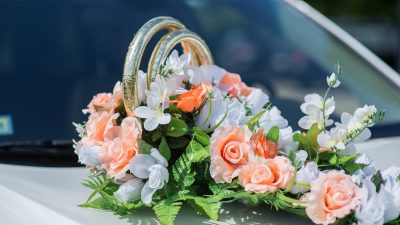 Bunga mobil pengantin